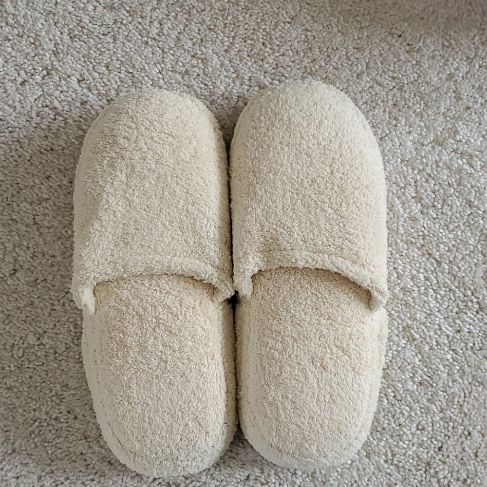 Massaging Slippers - Picture 2 of 4